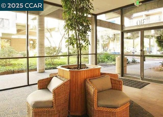 310 N Civic Drive, Walnut Creek CA: https://media.crmls.org/mediaz/0db413c5-6fd1-43a3-a8f8-700913dd0168.jpg
