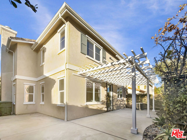 24130 Tango Drive, Valencia CA: https://media.crmls.org/mediaz/0db43758-57bf-4fd0-85cd-2899019c63af.jpg