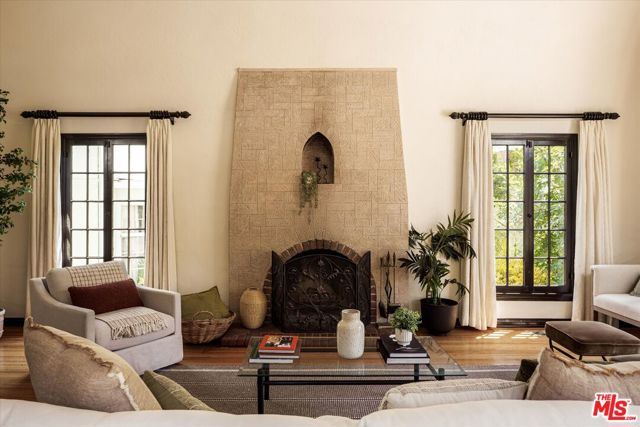 2064 Ames Street, Los Angeles CA: https://media.crmls.org/mediaz/0db4ef57-bbb5-4865-bdaa-5c71f4611093.jpg