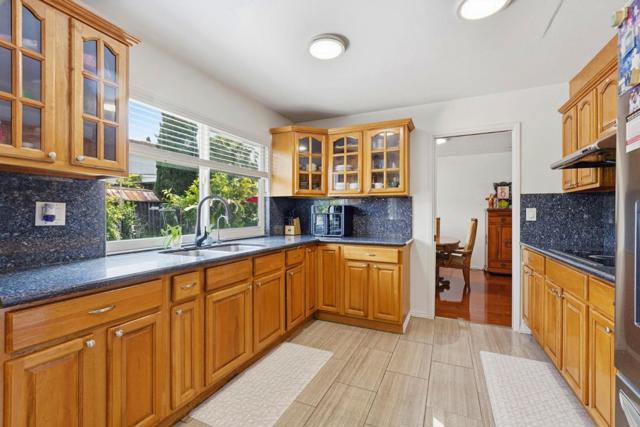 2878 Glen Ascot Way, San Jose CA: https://media.crmls.org/mediaz/0db51511-6e94-4119-a824-8085588f80f7.jpg