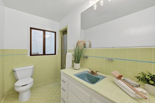 72 Cresta Vista Drive, San Francisco CA: https://media.crmls.org/mediaz/0db59c83-b5e4-4d3f-84b0-a4198b823ac2.jpg