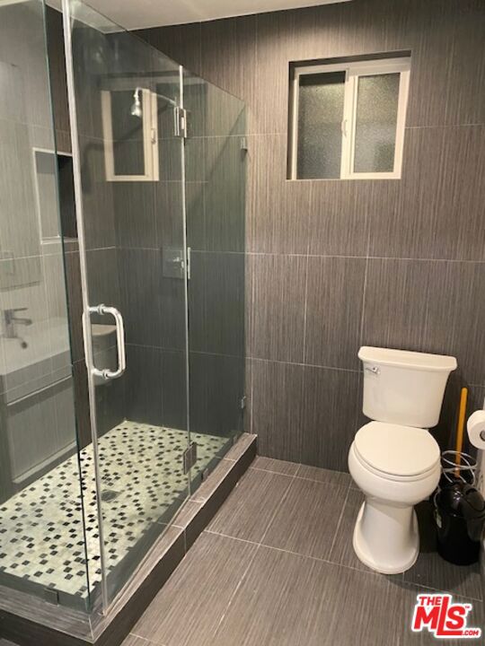 1466 S Canfield Avenue, Los Angeles CA: https://media.crmls.org/mediaz/0db5f3d8-80e8-453c-9620-346a8204fd73.jpg