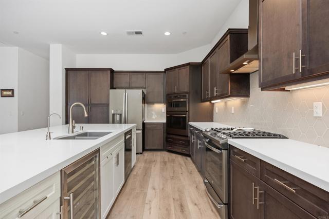 1941 Estancia Place, Escondido CA: https://media.crmls.org/mediaz/0db5fb4f-ad74-499d-83c6-03050daace59.jpg