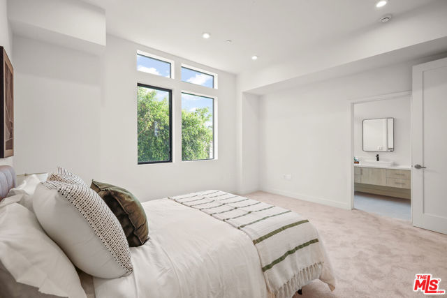 1202 N Orange, West Hollywood CA: https://media.crmls.org/mediaz/0db74652-e774-4f09-9988-8ae731a3b482.jpg