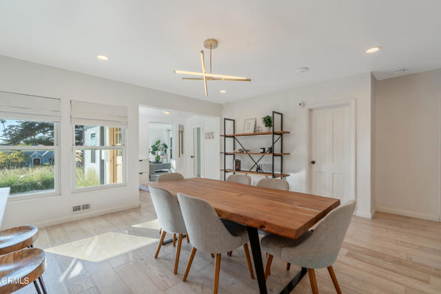 Detail Gallery Image 11 of 42 For 5200 Dahlia Dr, Los Angeles,  CA 90041 - 3 Beds | 3 Baths