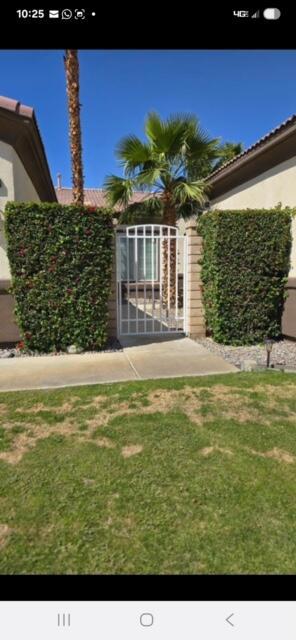 79902 Barcelona Drive, La Quinta CA: https://media.crmls.org/mediaz/0db7fb61-750c-4b34-a709-2226582e61ad.jpg