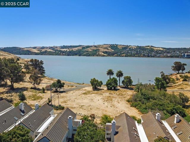 32 Shoal Dr, Vallejo CA: https://media.crmls.org/mediaz/0db88036-764d-4fb8-9b7d-e6e40fd1746c.jpg