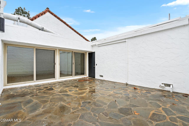 4531 Coolhaven Court, Westlake Village CA: https://media.crmls.org/mediaz/0db9a9d3-c80f-4bc7-a3b7-086ab9d5bb73.jpg