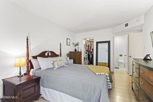 5700 Etiwanda Avenue, Tarzana CA: https://media.crmls.org/mediaz/0db9b182-38fa-43f7-ab11-b044b2b412d6.jpg