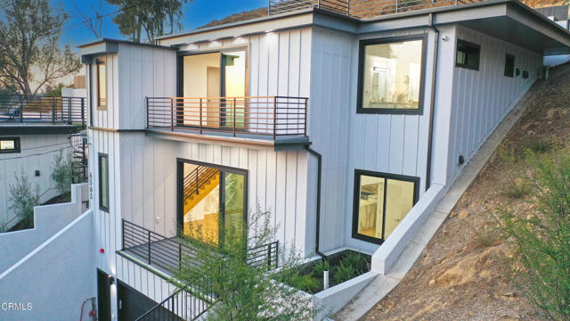 Detail Gallery Image 35 of 41 For 6565 Pickwick St, Los Angeles,  CA 90042 - 3 Beds | 3/1 Baths