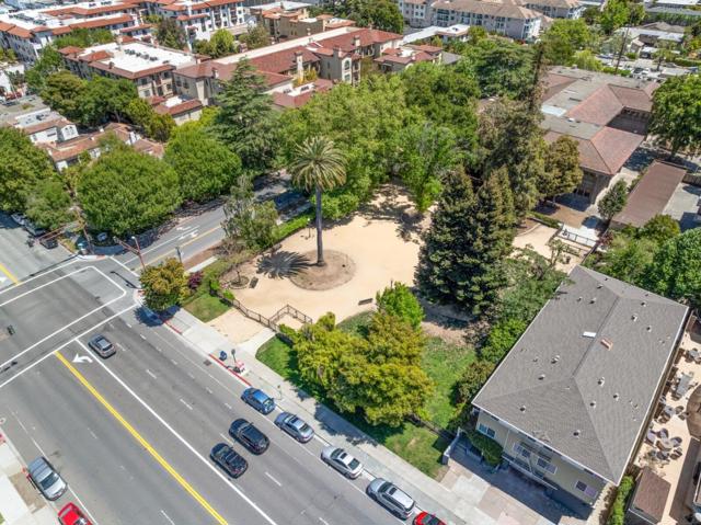1456 San Carlos Avenue, San Carlos CA: https://media.crmls.org/mediaz/0dbb90a3-b648-4cc0-a200-11cfa844001d.jpg