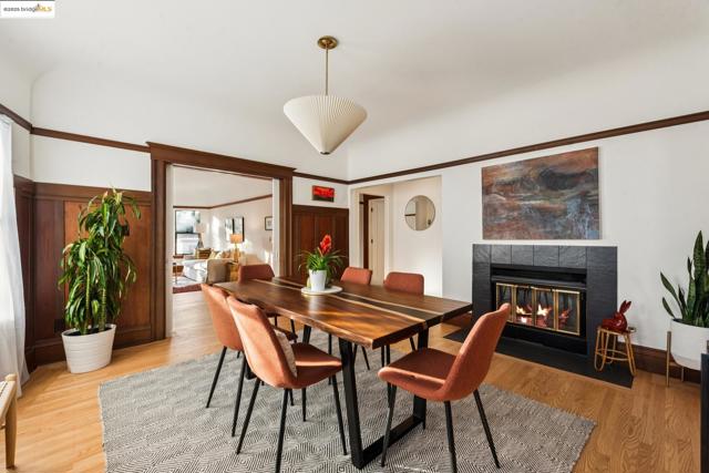 1521 Josephine St, Berkeley CA: https://media.crmls.org/mediaz/0dbc0cea-2a54-4ece-8f04-81d34fde9c8b.jpg