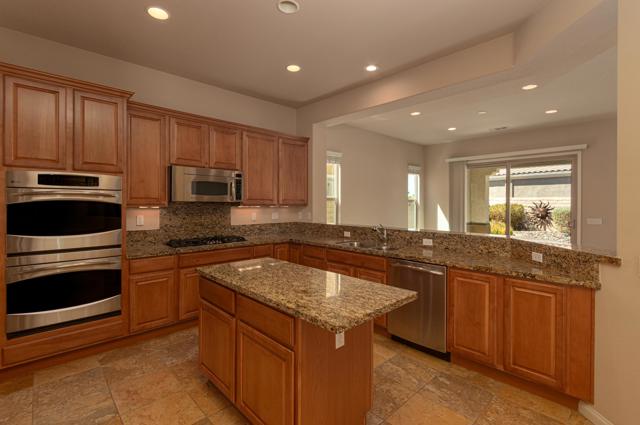 81876 Avenida Sombra, Indio CA: https://media.crmls.org/mediaz/0dbc2877-b94c-4141-9bed-03df3bfca6b5.jpg