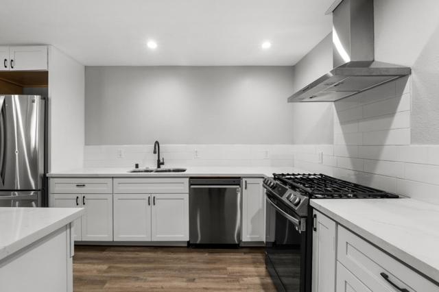 212 E Longview Avenue, Stockton CA: https://media.crmls.org/mediaz/0dbc991d-6304-41b1-b201-b86167f11379.jpg