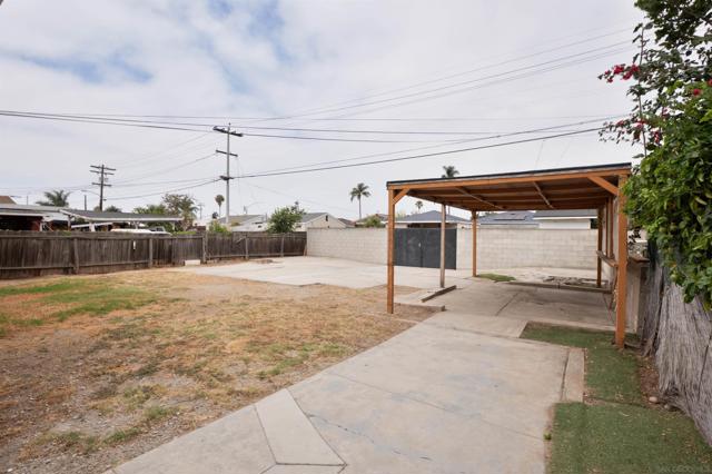 812 West St, San Diego CA: https://media.crmls.org/mediaz/0dbcc36f-d503-4423-b608-3166f522881b.jpg