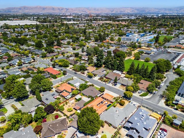 520 S Bayview Avenue, Sunnyvale CA: https://media.crmls.org/mediaz/0dbce973-4341-44c9-9590-266a231a7d24.jpg
