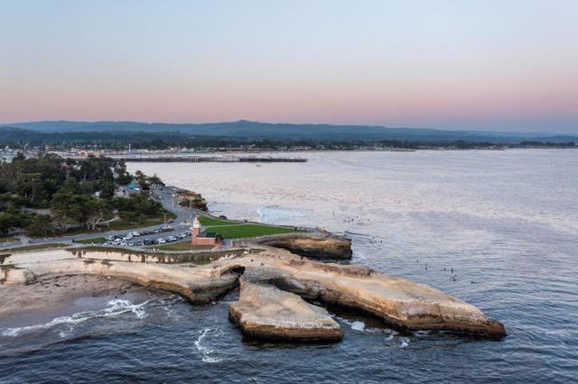 1122 W Cliff Drive, Santa Cruz CA: https://media.crmls.org/mediaz/0dbd0a80-e8c8-4bb4-936d-0a6e29ad3342.jpg