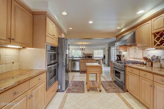 7 Bell Canyon Road, Bell Canyon CA: https://media.crmls.org/mediaz/0dbd5f5e-efe8-4b5d-8ab4-0a6ef974aa0e.jpg