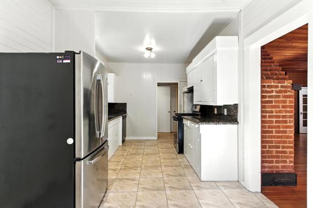 27586 Moody Road, Los Altos Hills CA: https://media.crmls.org/mediaz/0dbe1802-ea89-410f-9e06-ebb56eed8040.jpg