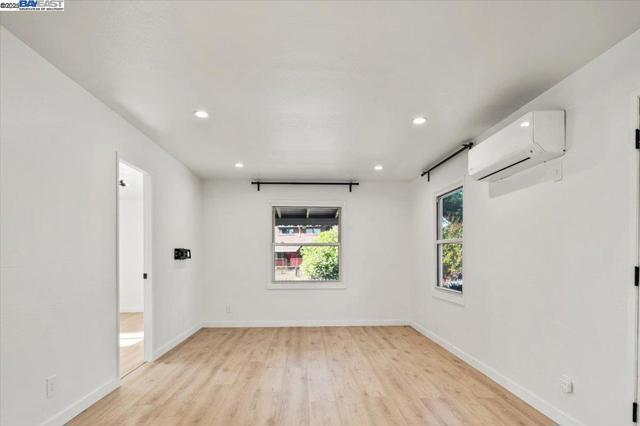 2019 E St, Hayward CA: https://media.crmls.org/mediaz/0dbe4aac-f6dc-44a8-84cb-1e8c855242a1.jpg