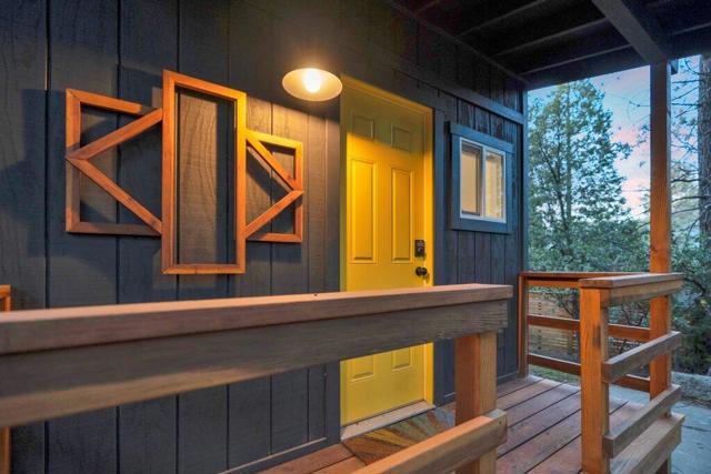 26785 Crestview Drive, Idyllwild CA: https://media.crmls.org/mediaz/0dbfa1f6-b80a-4a3f-9b77-a5b8361b6bf6.jpg