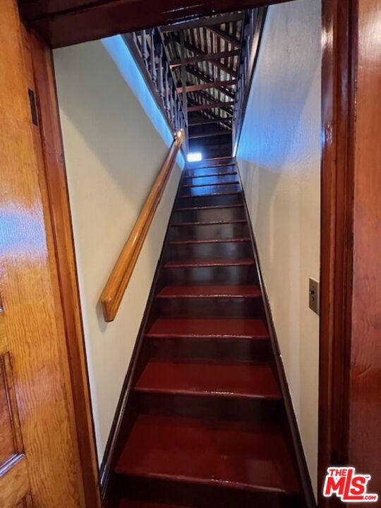 1340 Carroll Avenue, Los Angeles CA: https://media.crmls.org/mediaz/0dc054fc-cec1-4043-8698-75aa99b76c9a.jpg