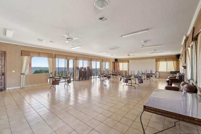 275 S Worthington St, Spring Valley CA: https://media.crmls.org/mediaz/0dc05616-4808-46ad-a0b6-baf9023d2033.jpg