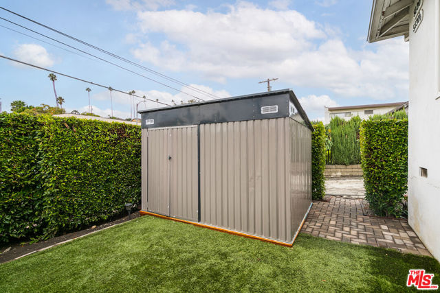 5130 Templeton Street, Los Angeles CA: https://media.crmls.org/mediaz/0dc0e039-c788-482c-9efd-f2d4f155ee20.jpg