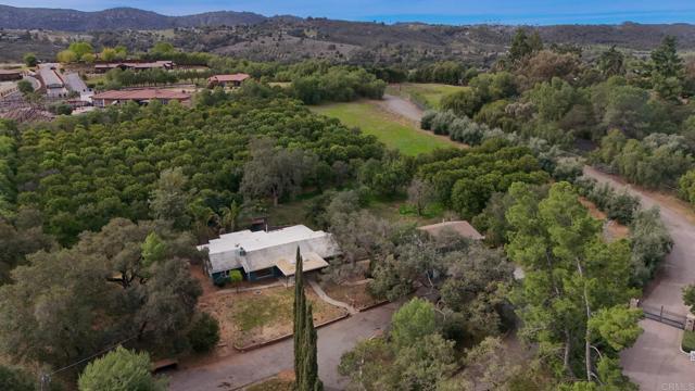 30825 Valley Center Drive, Valley Center CA: https://media.crmls.org/mediaz/0dc11115-ba46-433e-912c-7653944add0b.jpg