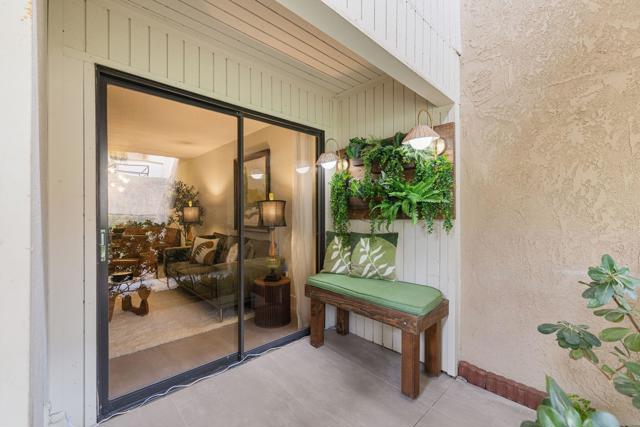 675 N Los Felices W Circle, Palm Springs CA: https://media.crmls.org/mediaz/0dc132e9-22fb-4e5f-986f-b9628ffa3014.jpg