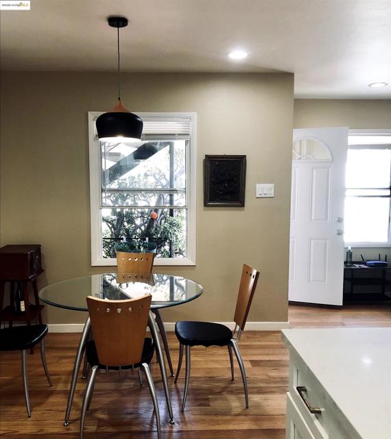 986 Kains Ave, Albany CA: https://media.crmls.org/mediaz/0dc1e8c3-c819-4edc-a6fd-ab2a72a058d5.jpg