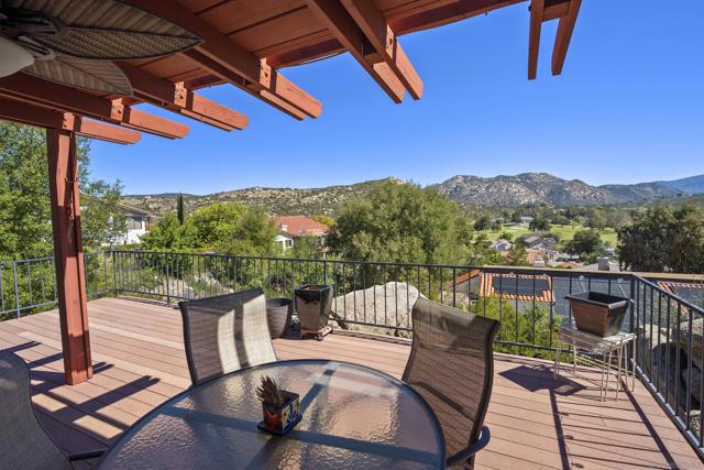 15519 Calistoga Dr., Ramona CA: https://media.crmls.org/mediaz/0dc214f0-c566-499c-97dc-00a5caf6f8bd.jpg