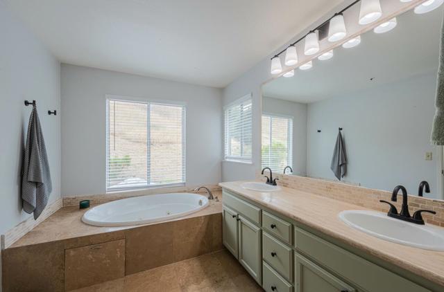 21028 Country Park Road, Salinas CA: https://media.crmls.org/mediaz/0dc25897-a52a-4692-92e7-8da23318e27e.jpg