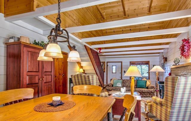 22 Towards living room