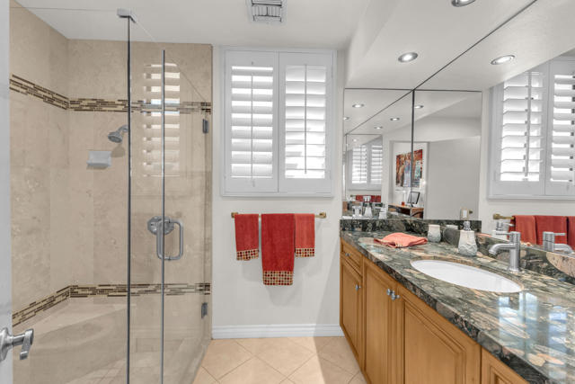 5 Stanford Drive, Rancho Mirage CA: https://media.crmls.org/mediaz/0dc3af3e-fc63-413d-8916-7db452e3135b.jpg