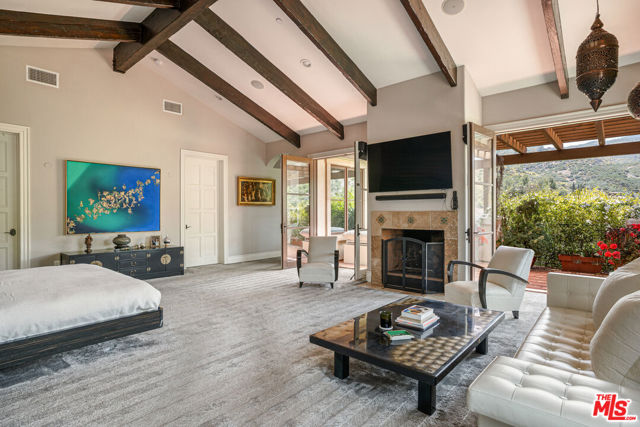 31823 Lobo Canyon Road, Agoura Hills CA: https://media.crmls.org/mediaz/0dc3e44a-177d-41e2-997d-0bc30165fa4c.jpg