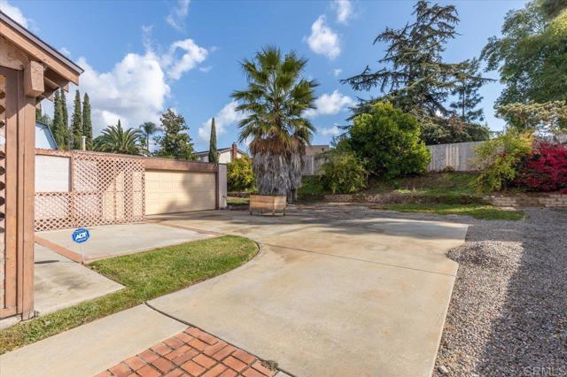 Detail Gallery Image 5 of 34 For 466 via Arboles, San Marcos,  CA 92069 - 3 Beds | 2 Baths