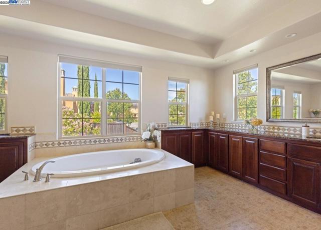 7563 Balmoral Way, San Ramon CA: https://media.crmls.org/mediaz/0dc56f11-65c2-45fc-8c4f-c4c15524bf25.jpg