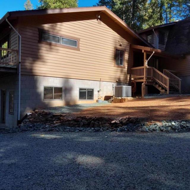 5051 Arctic Lane, Somerset CA: https://media.crmls.org/mediaz/0dc588c5-d716-431c-9bc5-1796595cbdbc.jpg