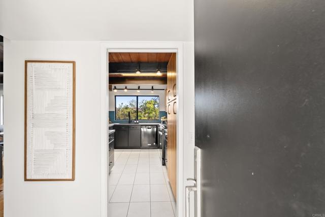 Detail Gallery Image 6 of 50 For 1004 W Walnut Ave., San Diego,  CA 92103 - 4 Beds | 3 Baths