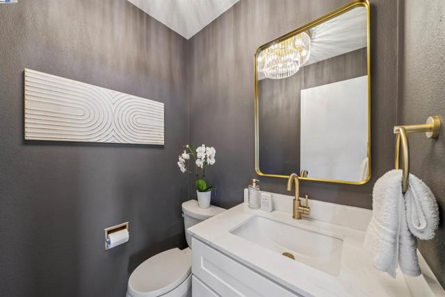 1768 Astor Ct, San Leandro CA: https://media.crmls.org/mediaz/0dc65f3d-7e76-487f-8a6e-19e1c2239e6f.jpg