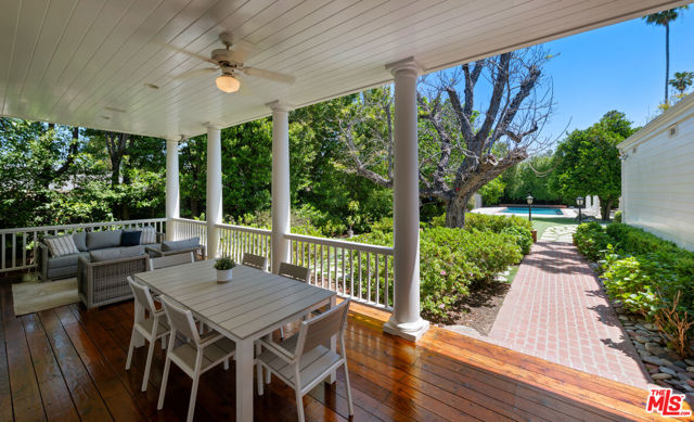 5404 Topeka Drive, Tarzana CA: https://media.crmls.org/mediaz/0dc6d5b6-ba97-4192-a0a7-c767f37f0027.jpg
