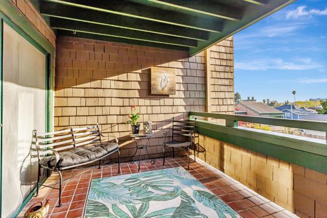 323 Broadway, Santa Cruz CA: https://media.crmls.org/mediaz/0dc749f9-55ad-45b5-a5d6-b73d0632c6ff.jpg