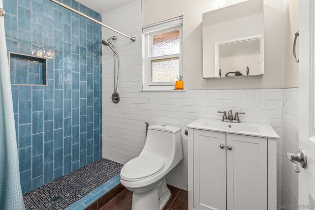 17162 Poblado Ct, San Diego CA: https://media.crmls.org/mediaz/0dc7924e-d1c3-47d4-9374-9ab8c577dfb0.jpg