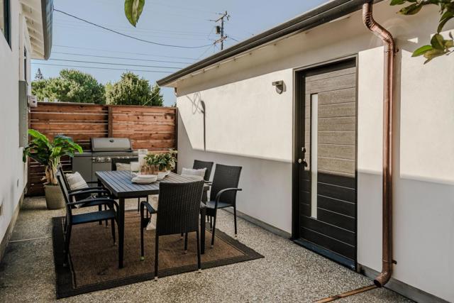 308 B Street, Redwood City CA: https://media.crmls.org/mediaz/0dc7cab2-778f-4136-af7f-cc0296ebbd76.jpg