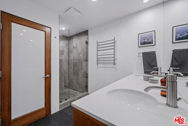 512 Brooks Avenue, Venice CA: https://media.crmls.org/mediaz/0dc7db4f-bf2d-406c-950c-290db008b23f.jpg