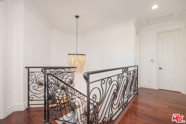 2005 Robinson Street, Redondo Beach, California 90278, 4 Bedrooms Bedrooms, ,3 BathroomsBathrooms,Residential,For Sale,Robinson,26638819