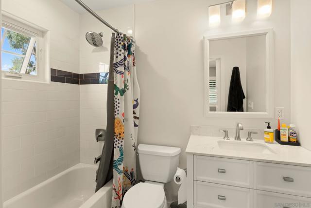 Image 32 of 75 For 418 Parkwood Ln