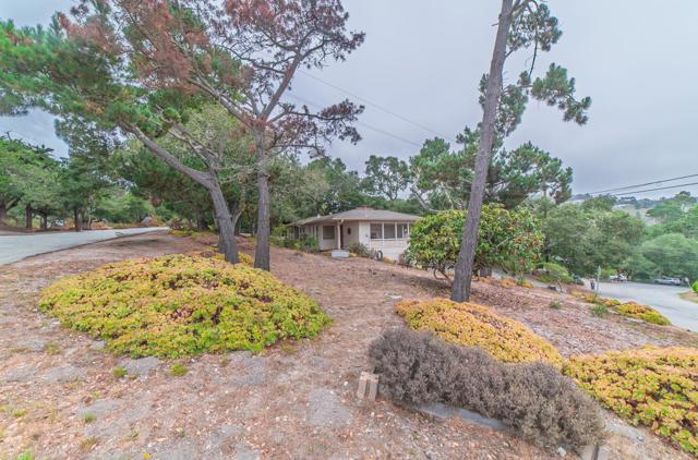 25145 N Carmel Hills Drive, Carmel CA: https://media.crmls.org/mediaz/0dc9c39c-718f-4c86-9afb-125814e90d67.jpg