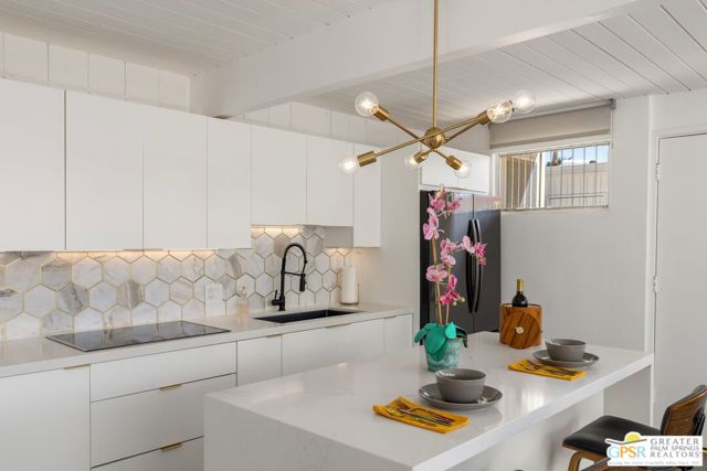 1111 E Palm Canyon Drive #307, Palm Springs, CA 92264